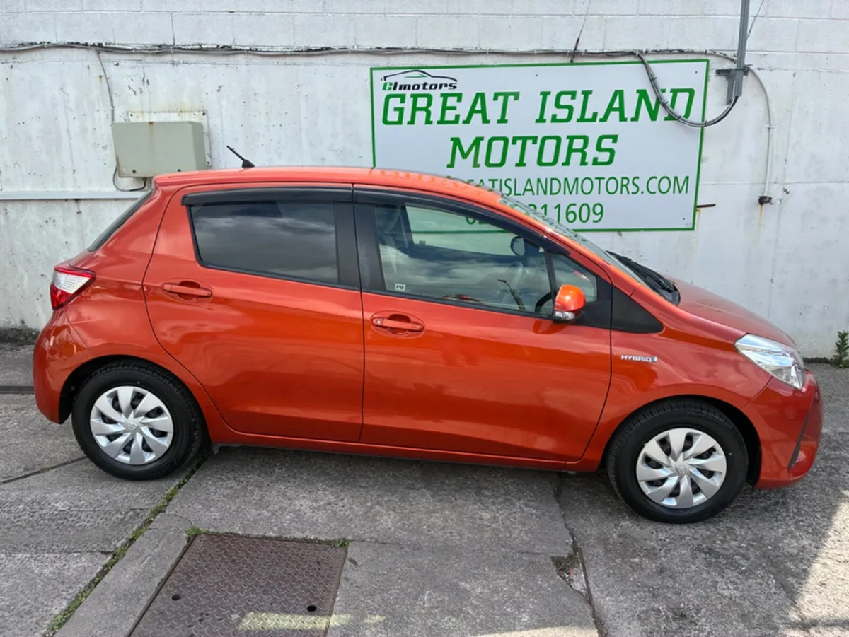 Toyota Yaris 1.5 petrol hybrid automatic - Image 4