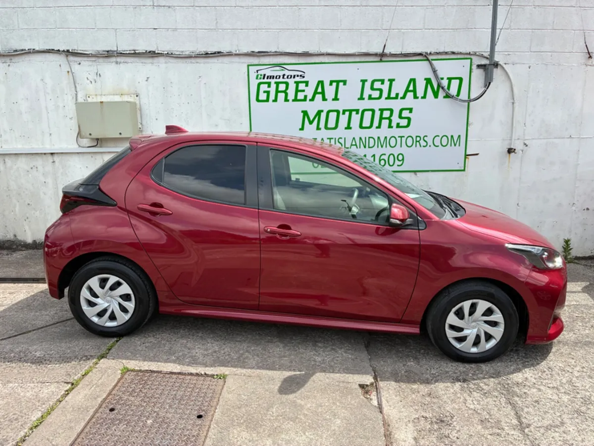 Toyota Yaris 1.0 petrol automatic - Image 3