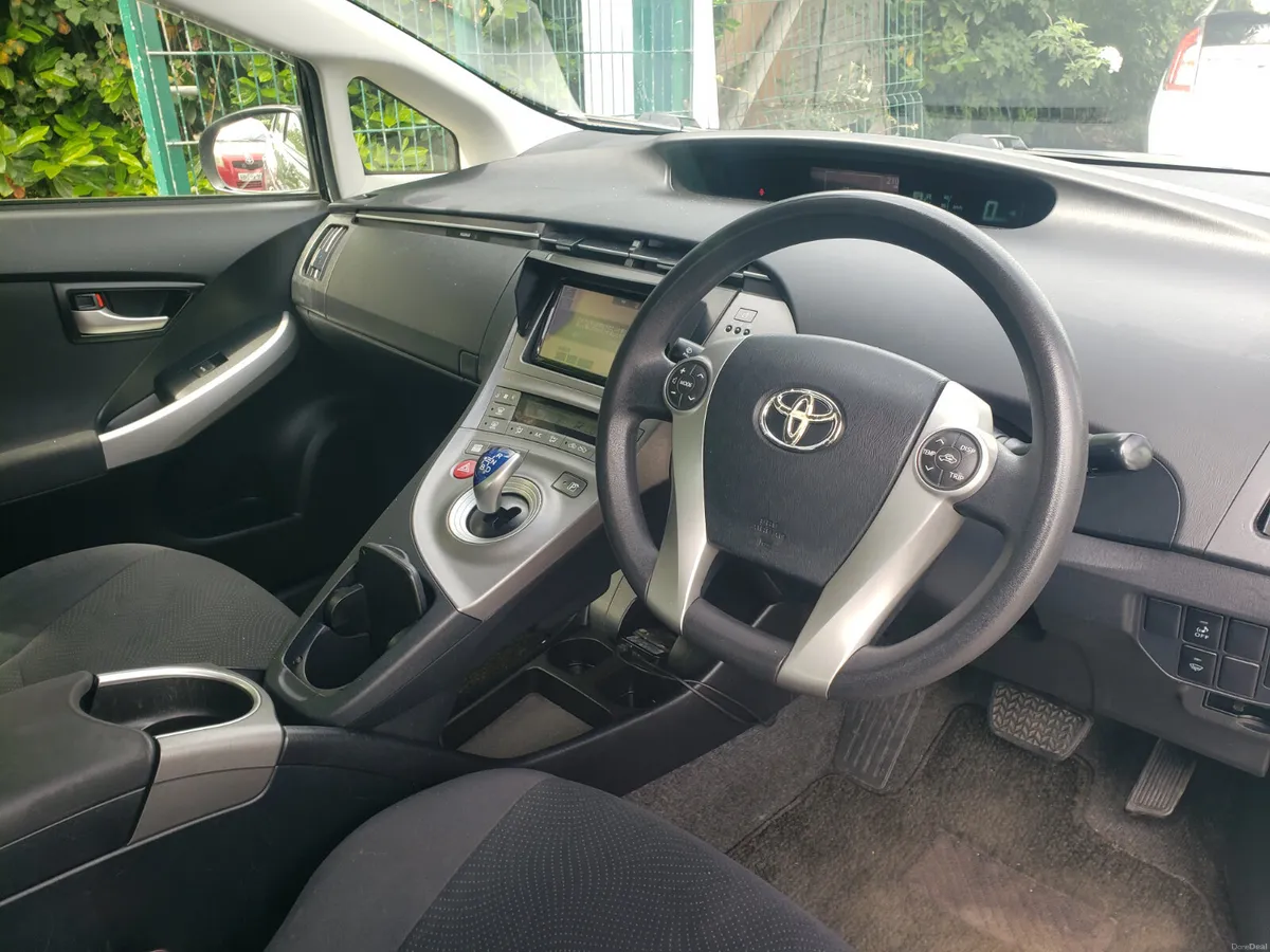 Toyota Prius 2015 - Image 5