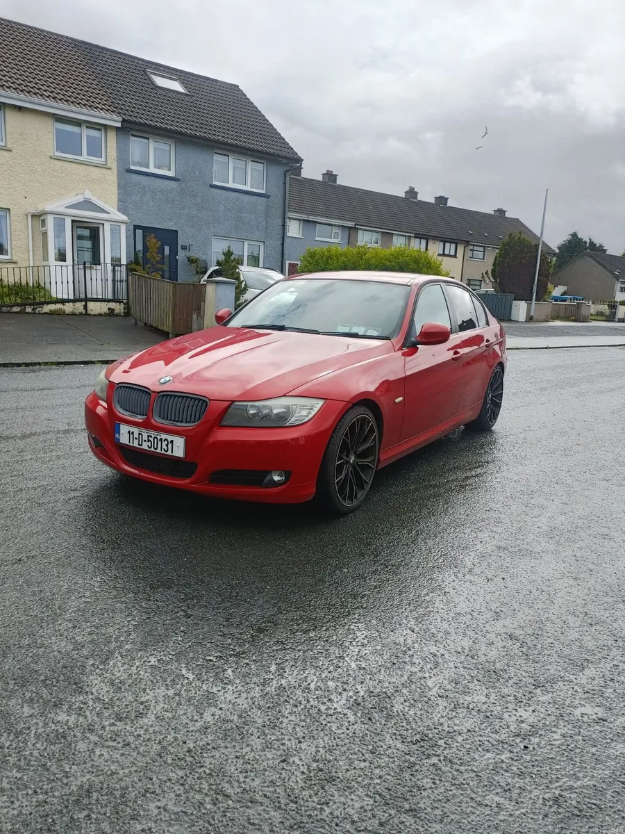BMW 3-Series 2011 - Image 1