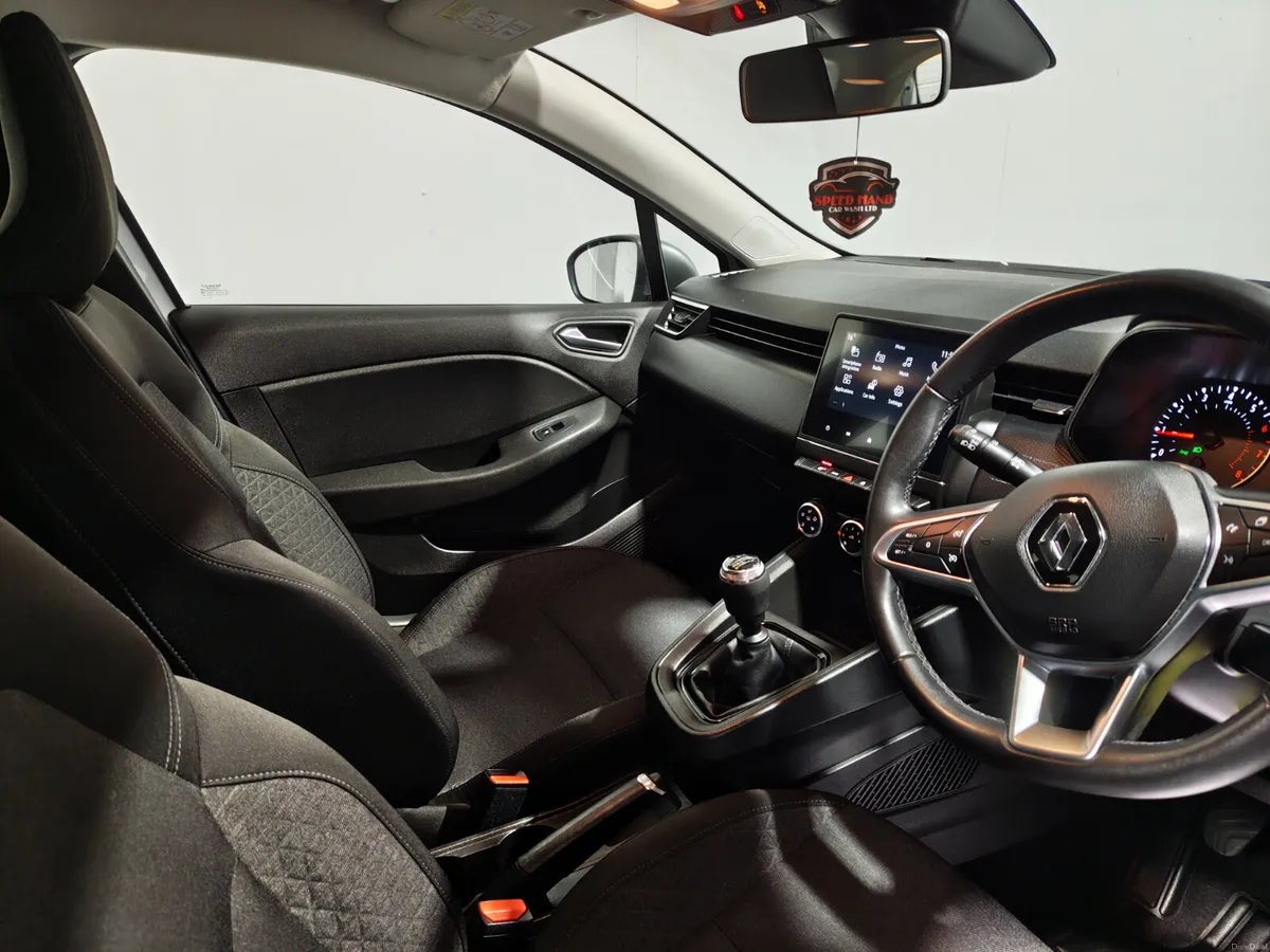 Renault Clio 2022 DYNAMIQUE EDITION 6 SPEED 1.0 - Image 2