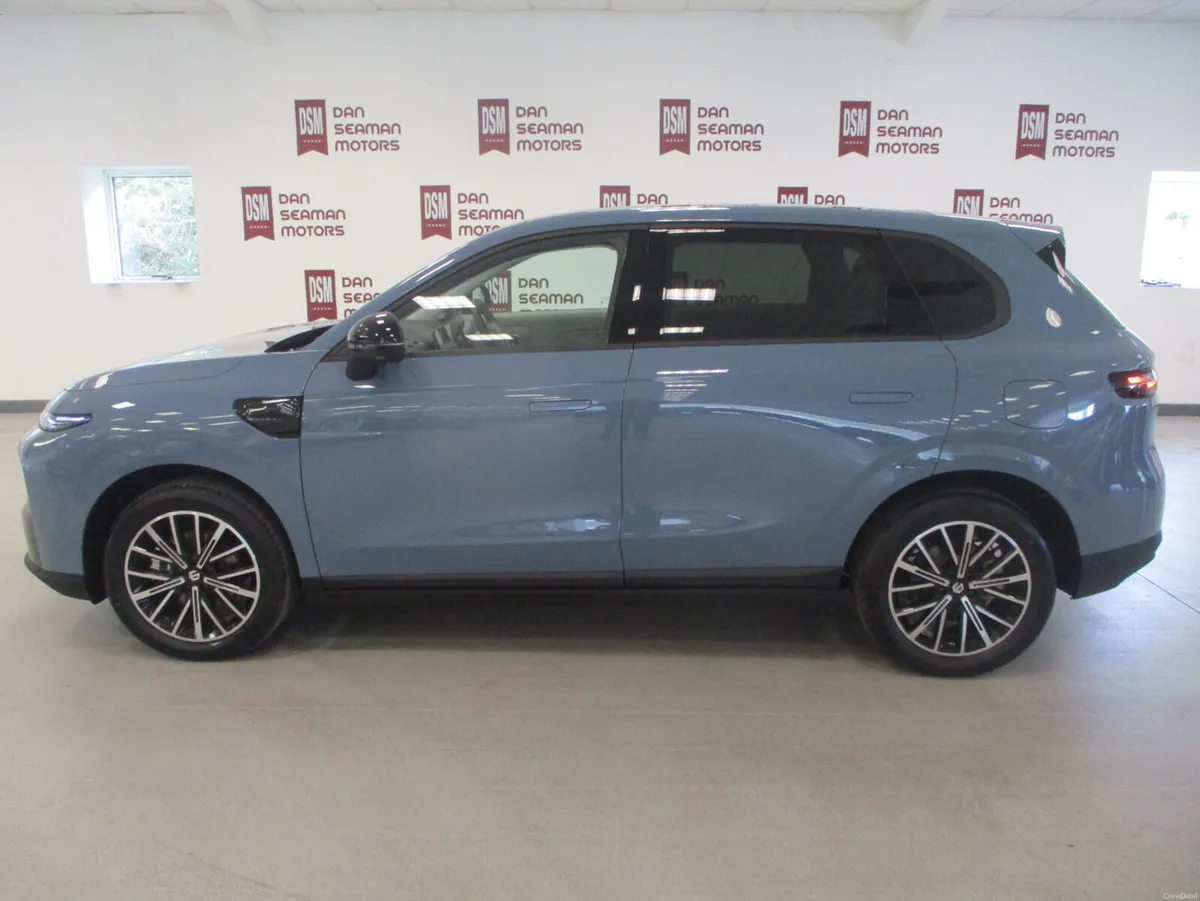 LEAPMOTOR B-10 STYLE HYBRID EV PHEV - Image 1
