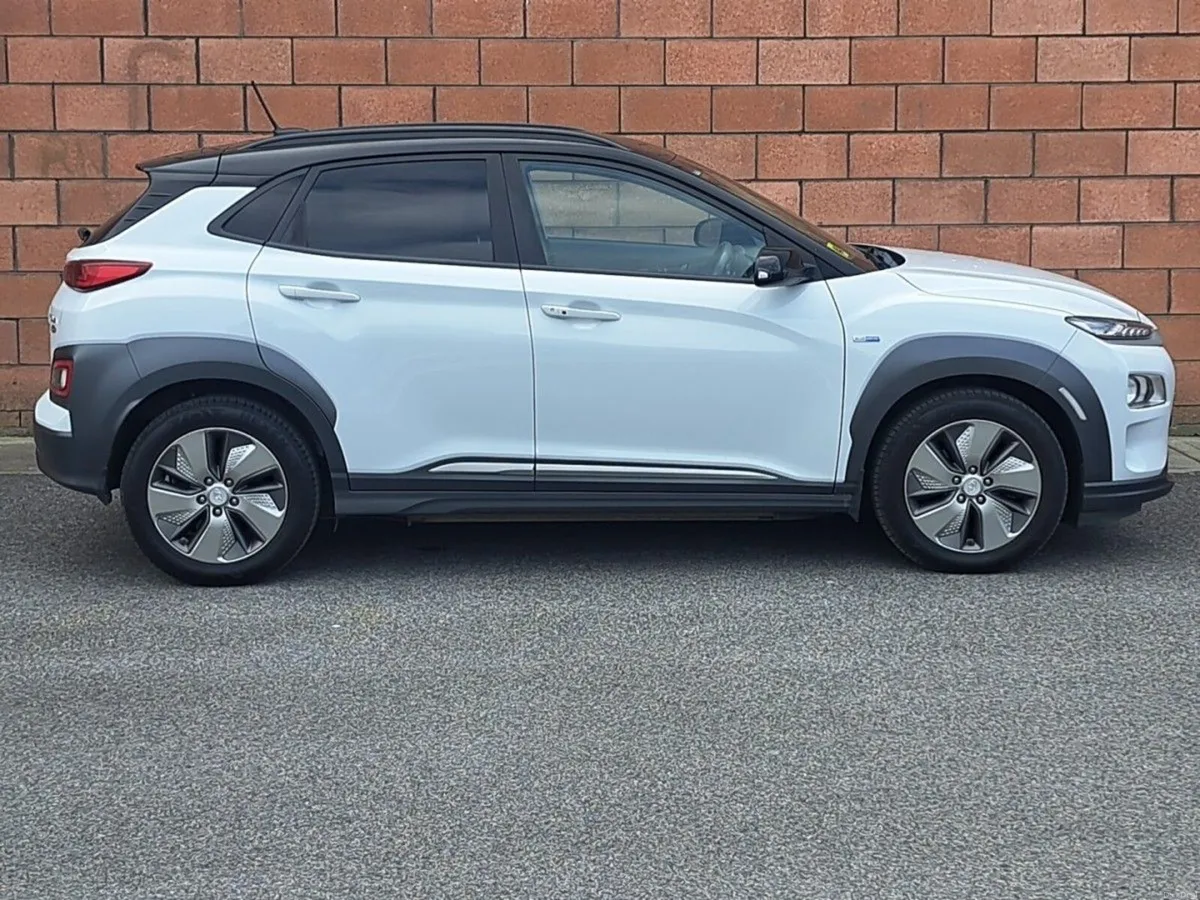 Hyundai KONA Premium Model 64 K/wh Battery - Image 4