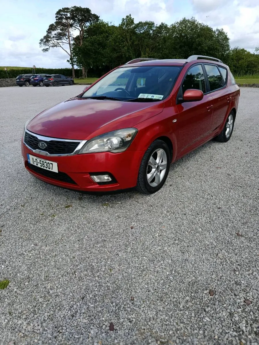 Kia Ceed SW 2011 Diesel - Image 2
