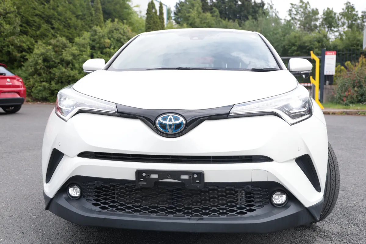 TOYOTA CHR 2019 WHITE HYBRID - Image 2