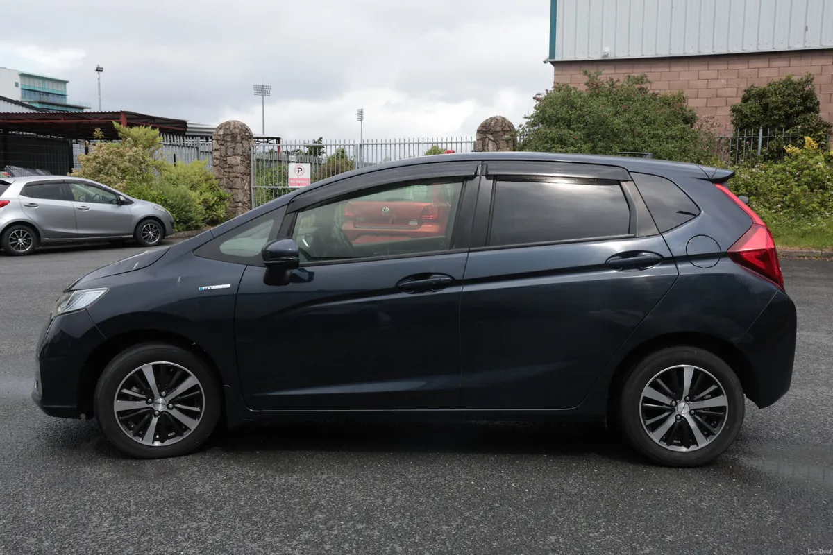 HONDA FIT 2019 HYBRID BLACK - Image 6