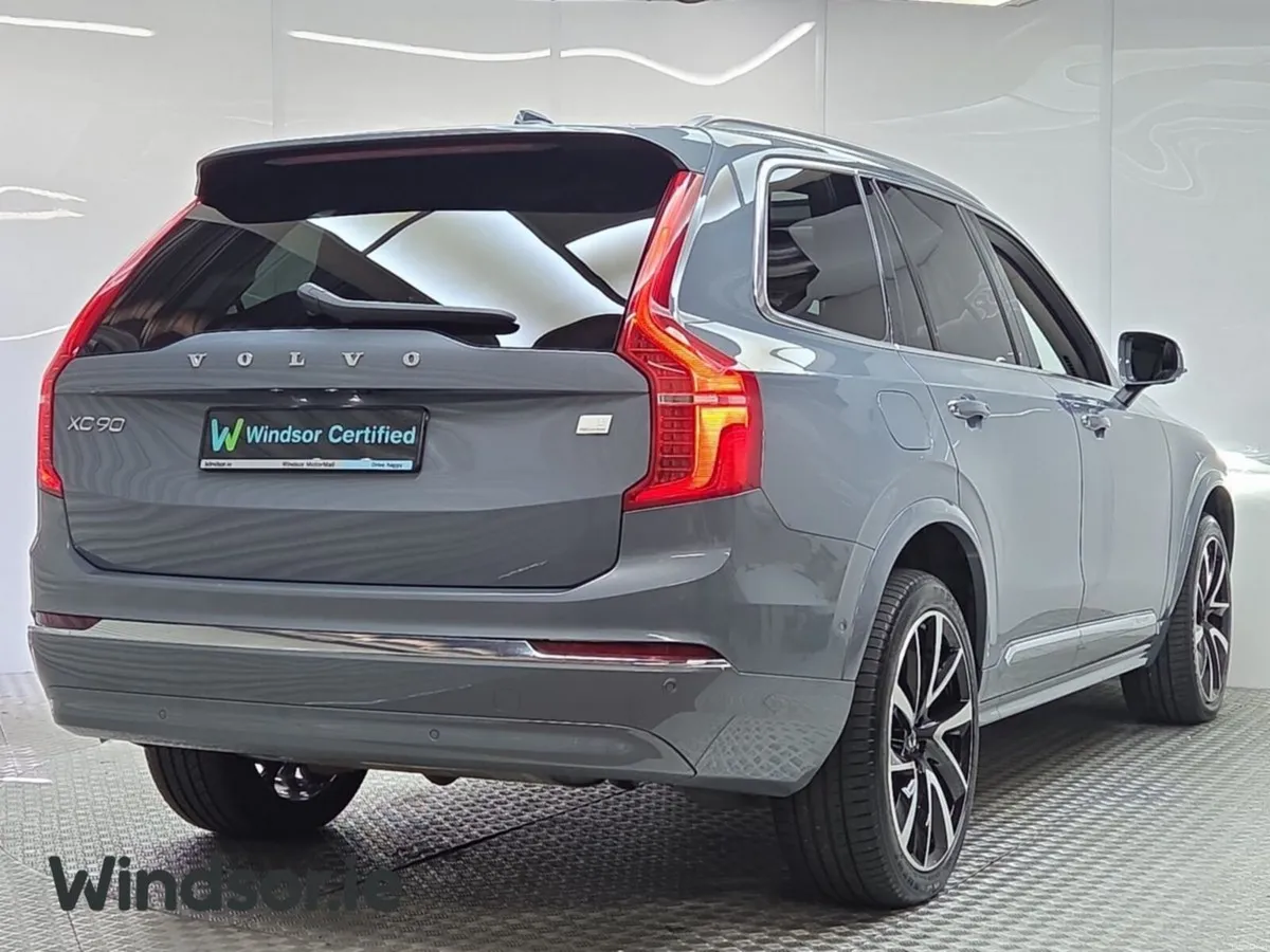 Volvo XC90 T8 Ultimate Recharge AWD - Image 3