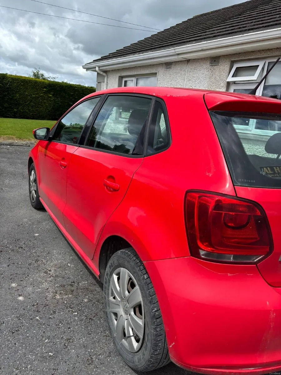Volkswagen Polo 2011 - Image 2