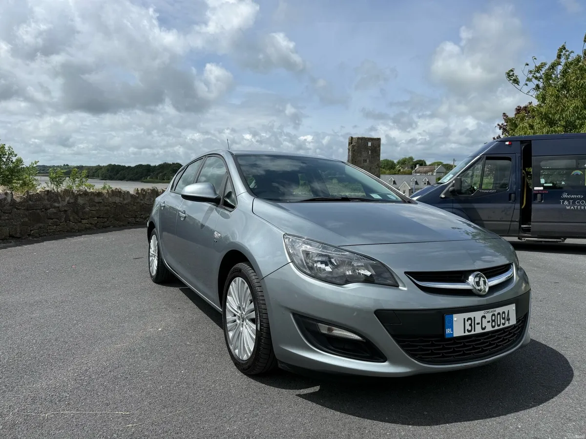 2013 Opel Astra - Image 2