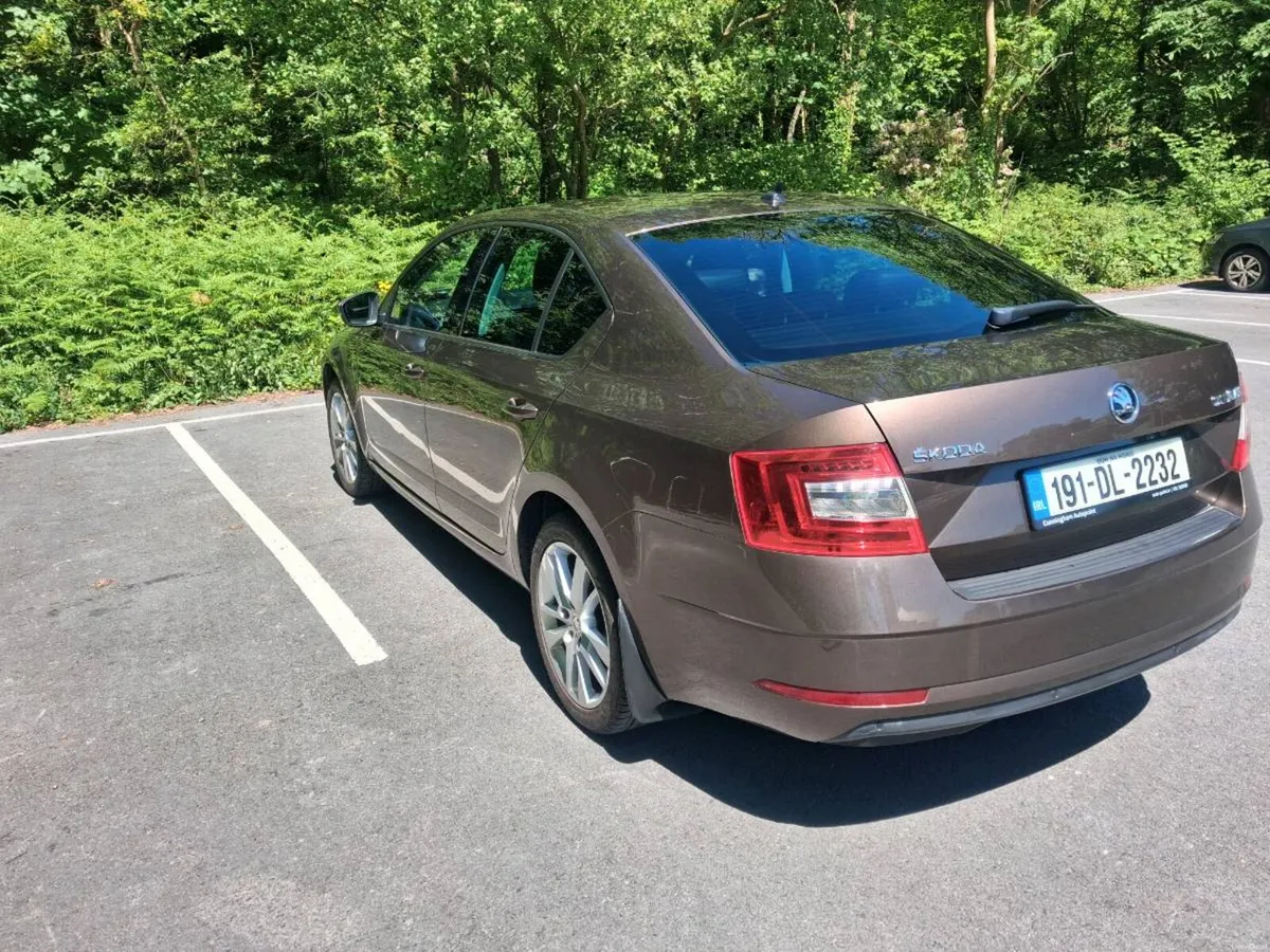 Skoda Octavia 2019 2.0 Diesel DSG automatic - Image 3