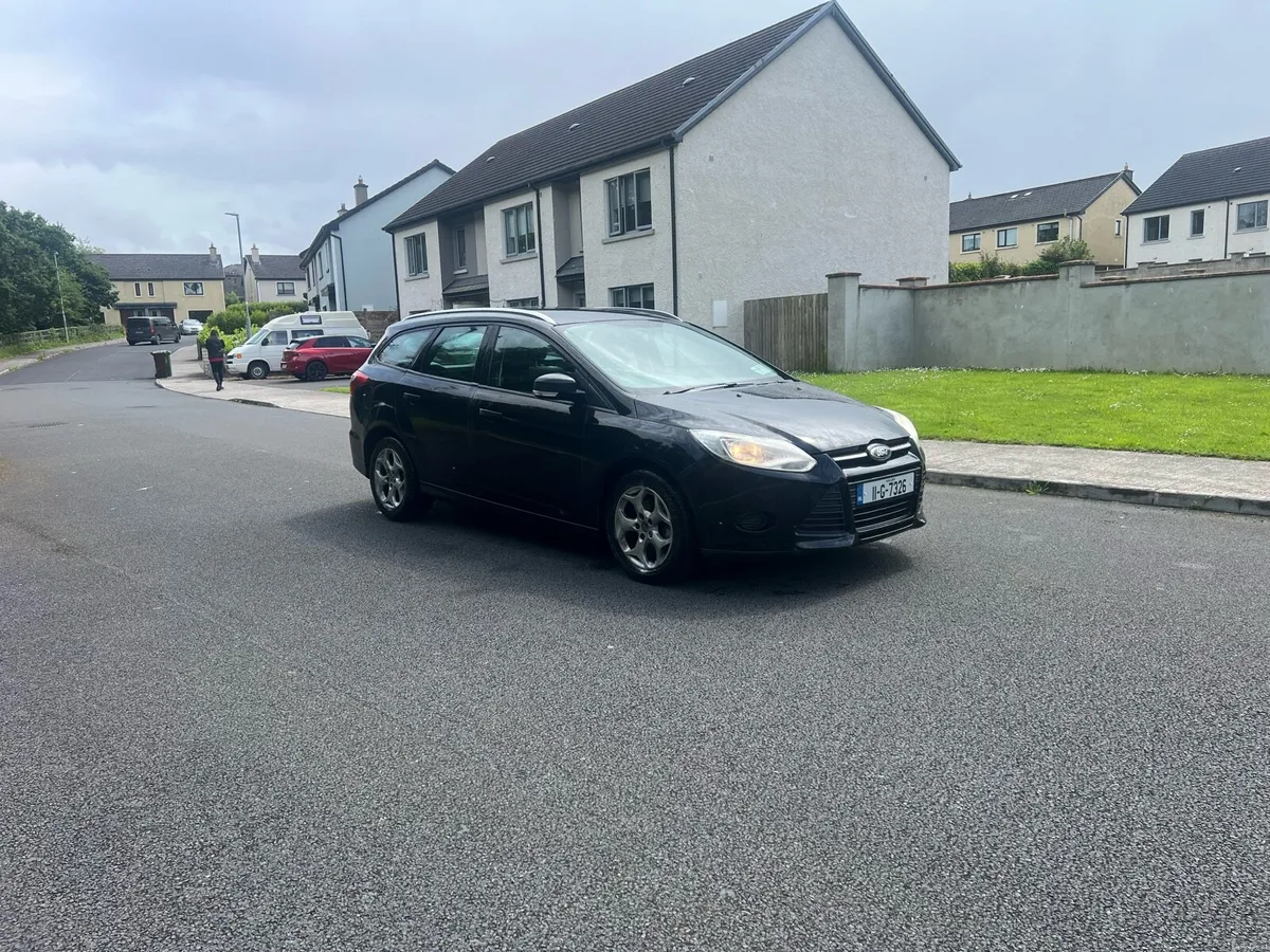 2011 ford focus(new nct+3months tax) - Image 2