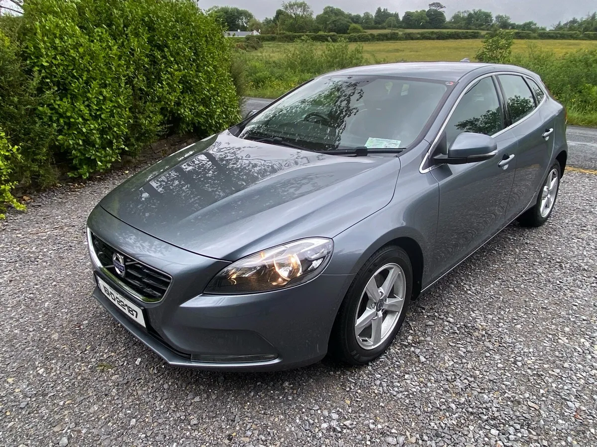 2016 Volvo V40 D2 SE Diesel - Image 2