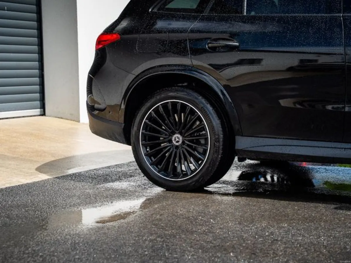 Mercedes-Benz GLC GLC 300 DE 4MATIC URBAN EDITION - Image 4