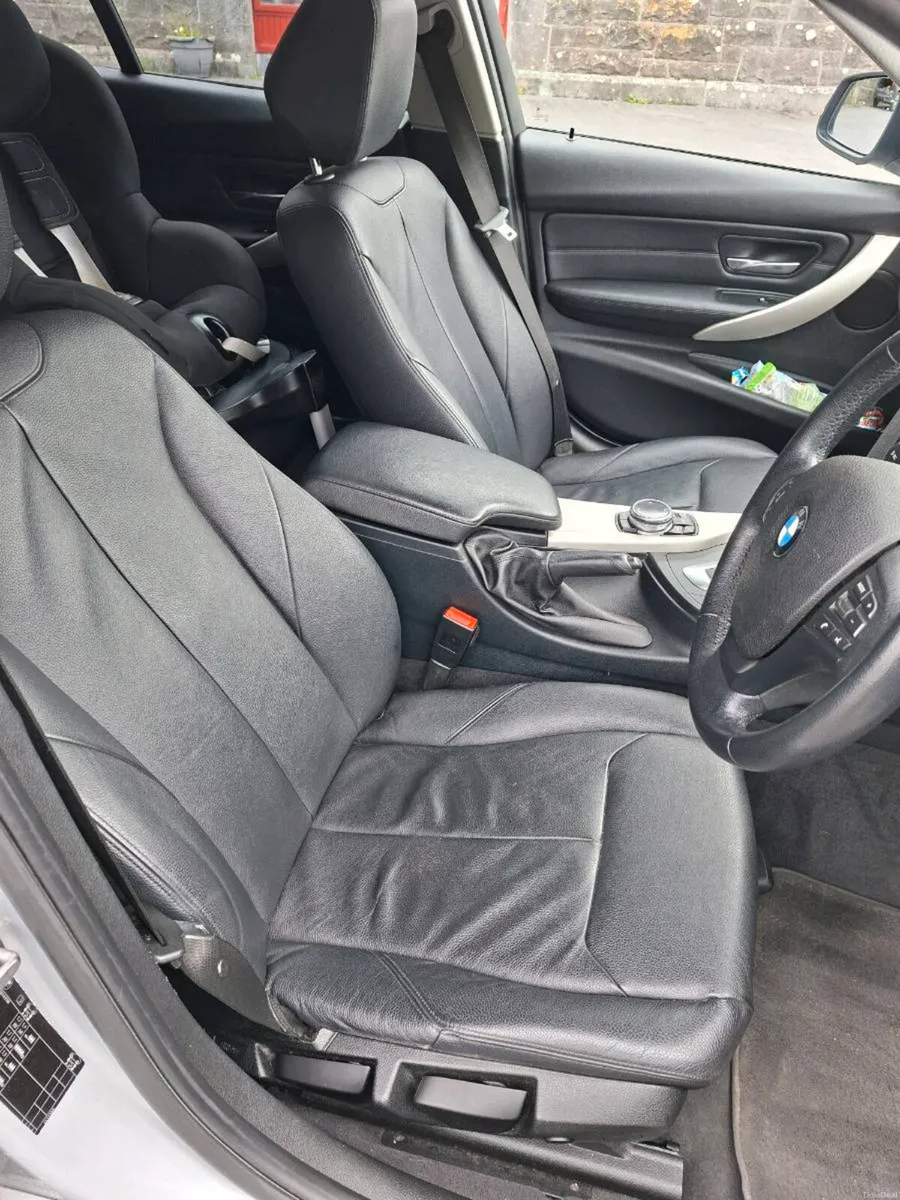 Automatic Bmw 320d f31 estate - Image 4