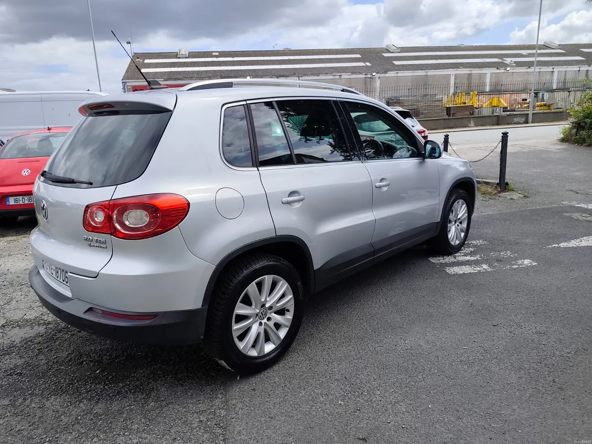 Volkswagen Tiguan 2010 - Image 3