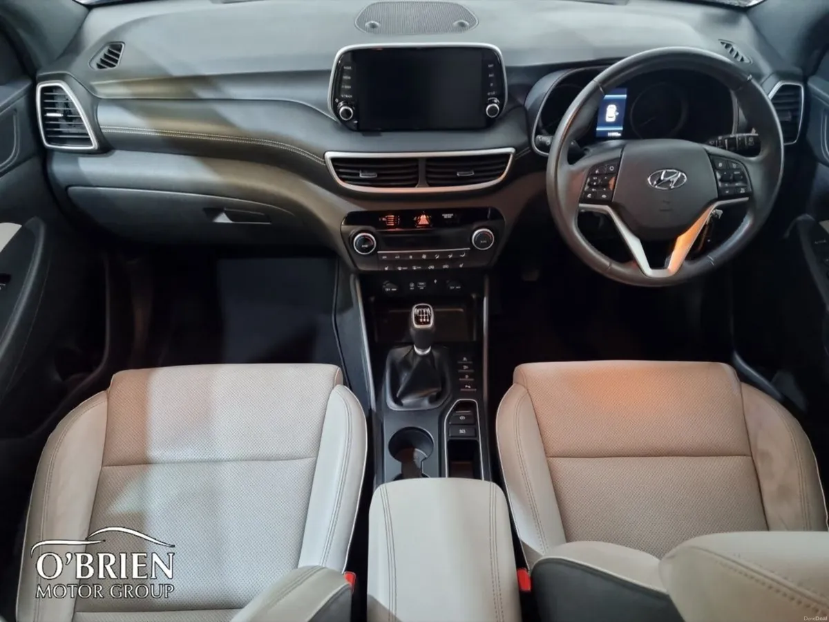 Hyundai Tucson 2WD Executive Plus - Image 2
