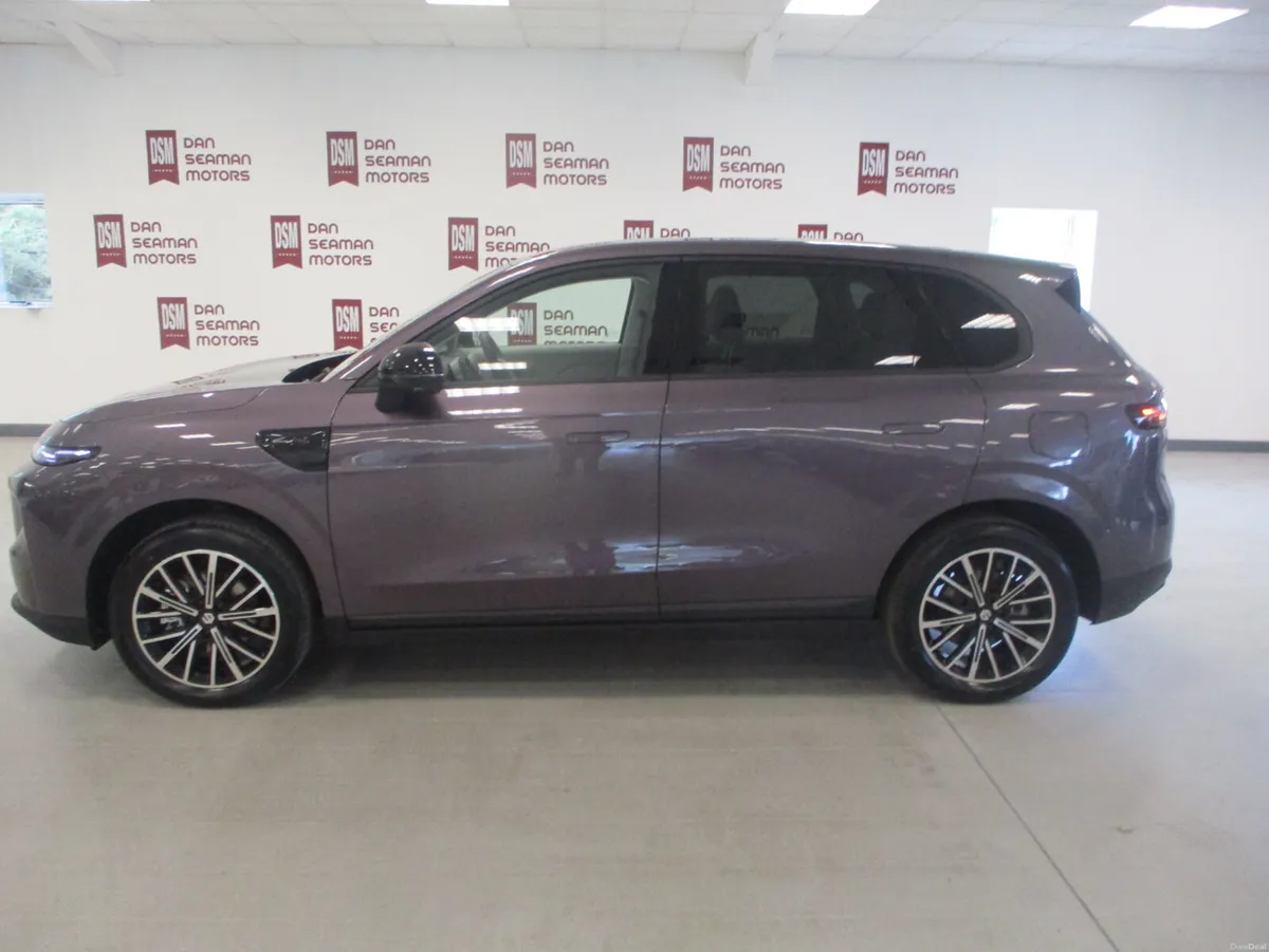 LEAPMOTOR B-10 DESIGN HYBRID EV PHEV - Image 1