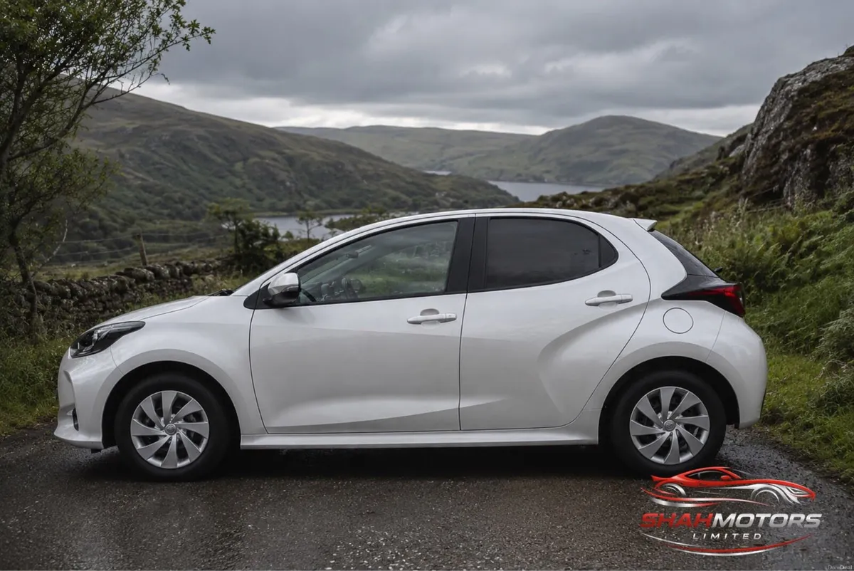2020 Toyota Yaris 1 litre petrol - Image 3