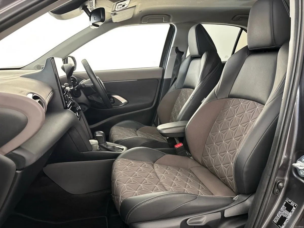 Toyota Yaris Cross SOL - Image 6