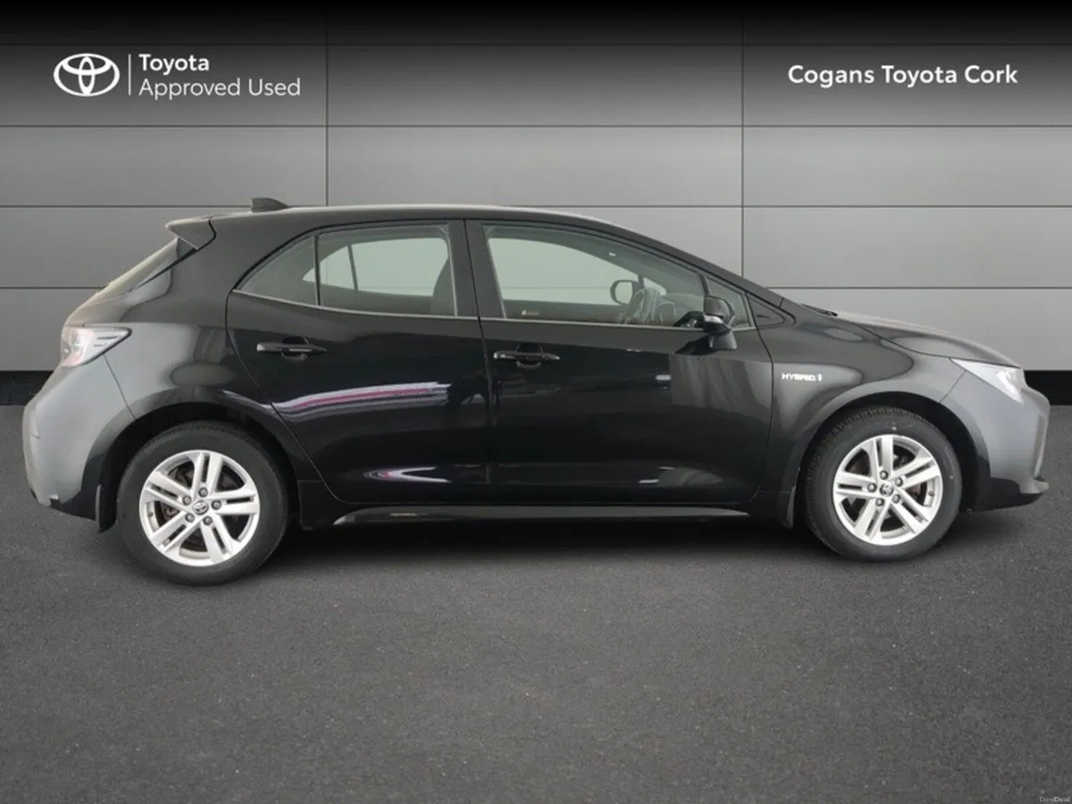 Toyota Corolla HYBRID LUNA H/B 4DR AUTO - Image 3