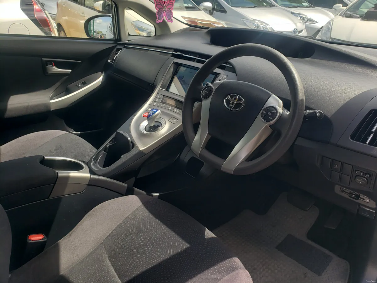 Toyota Prius 2015 - Image 4
