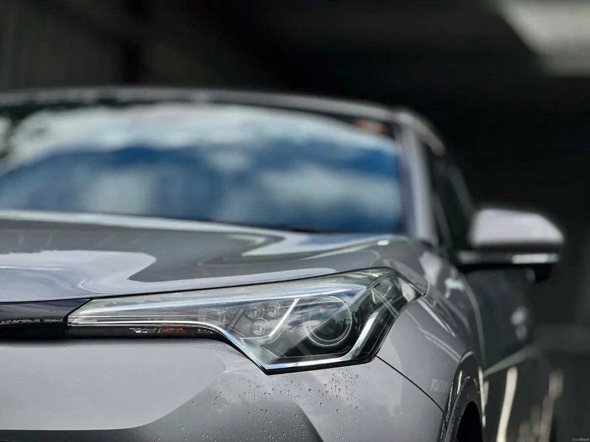 2017 Toyota C-HR immaculate condition - Image 3