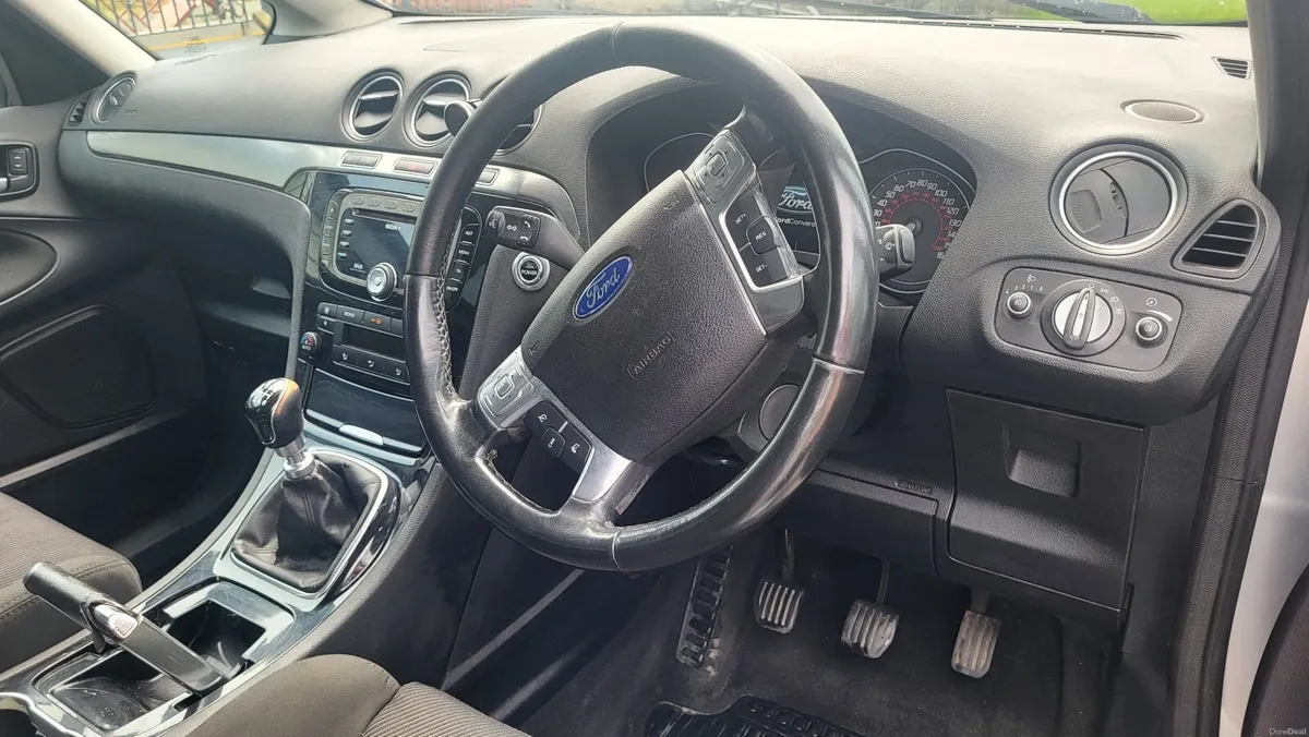 Ford Galaxy 2013 - Image 2