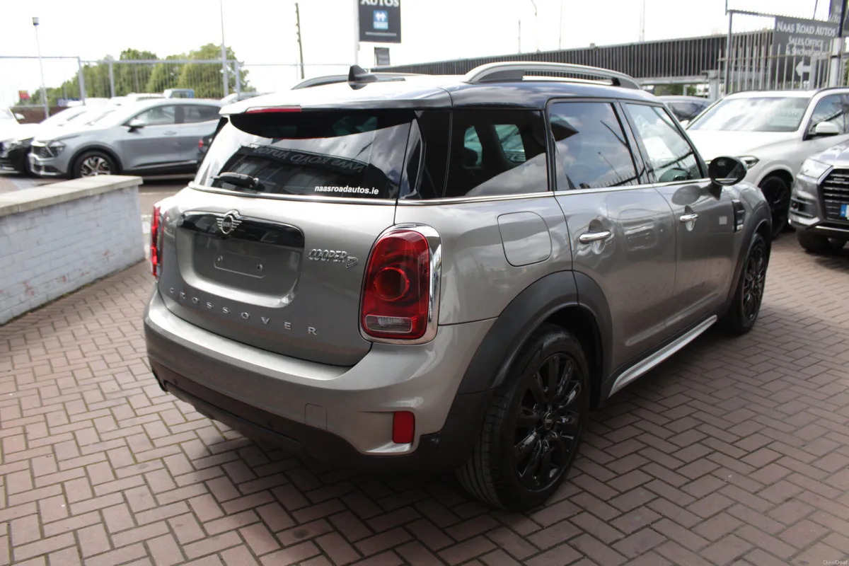 2.0D LUXURY EDITION 5DR HATCHBACK AUTOMATIC // 1 O - Image 4