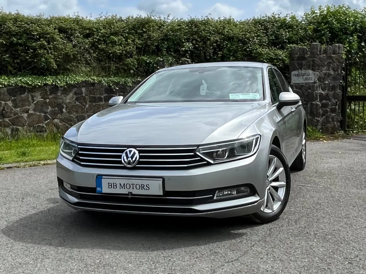 Volkswagen Passat 1.6 TDI 120HP Highline - Image 1