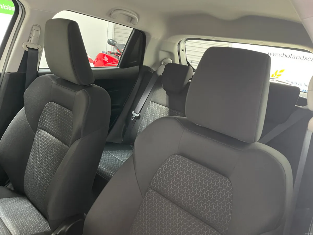 202 Suzuki Swift 1.2 Automatic 5dr Model - Image 5