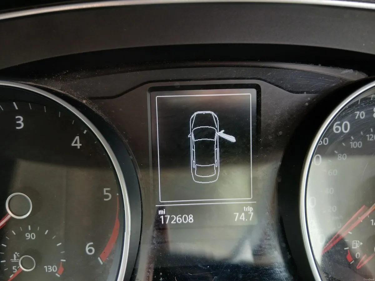 Volkswagen Passat 2015 - Image 2