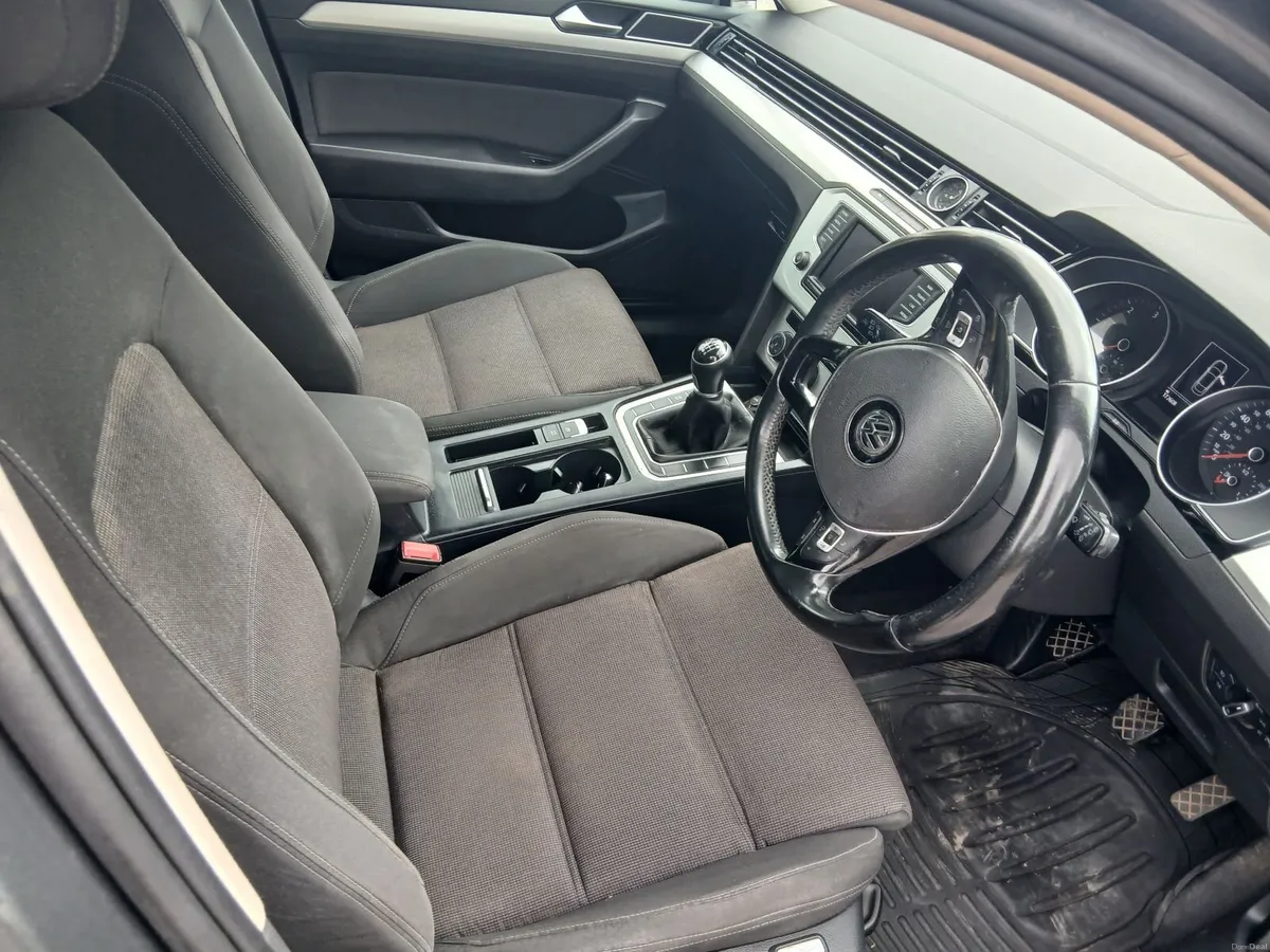 Volkswagen Passat 2015 - Image 3