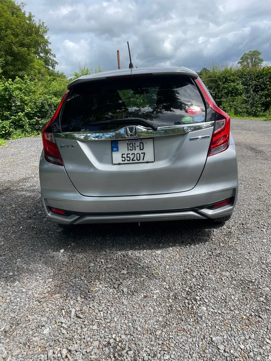 car - Image 1