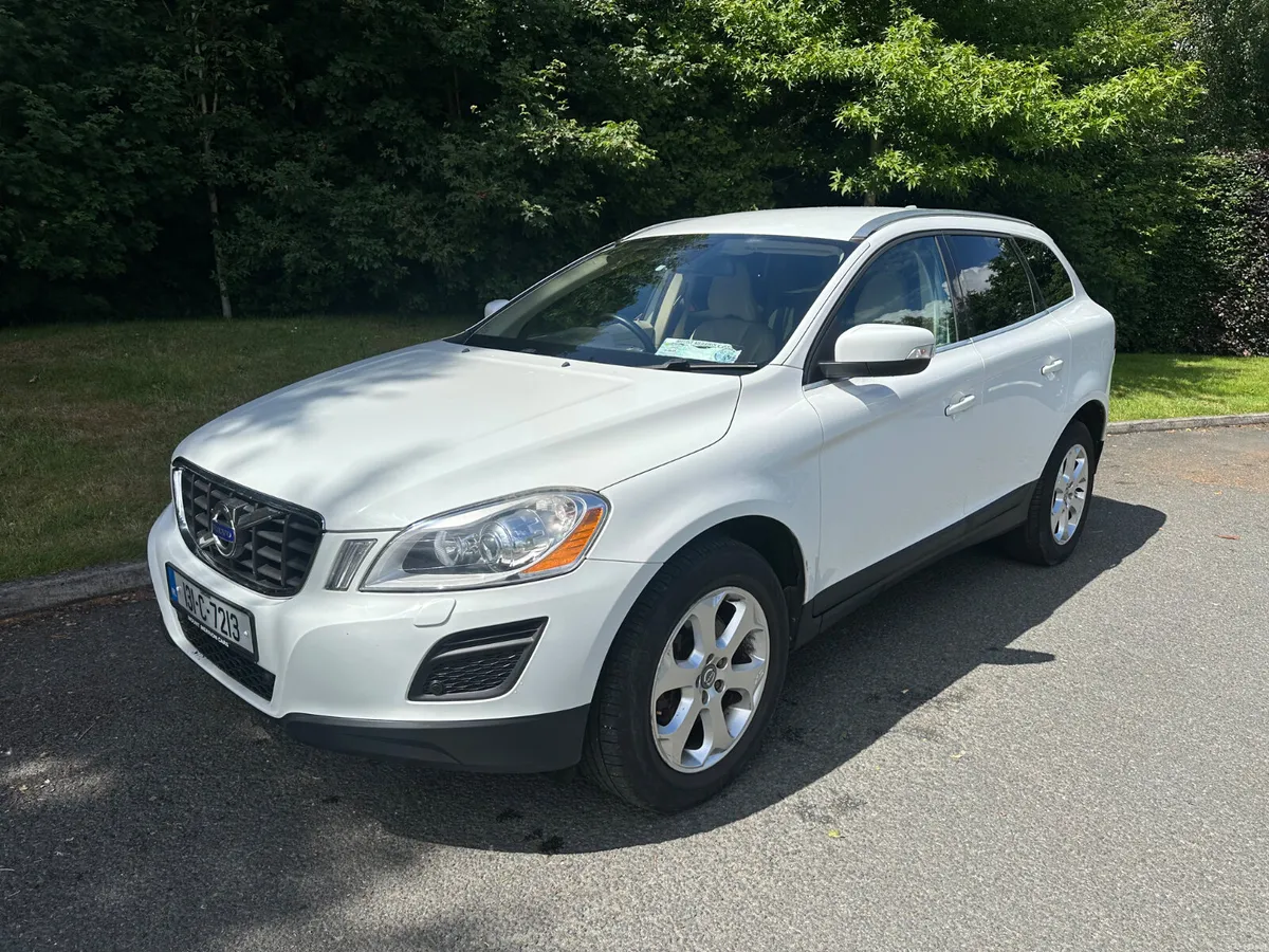 Volvo XC60 2013 Automatic - Image 2