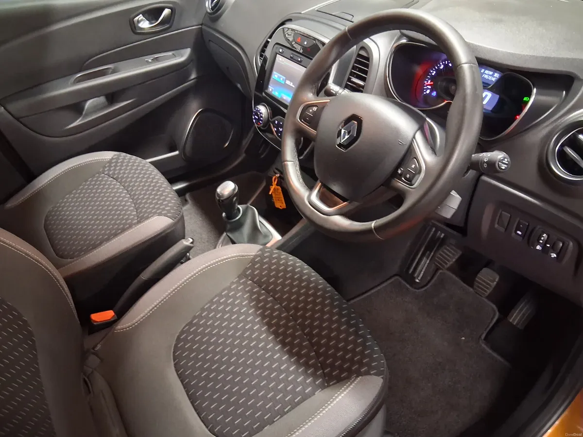2018 Renault Captur **FINANCE AVAILABLE** - Image 6