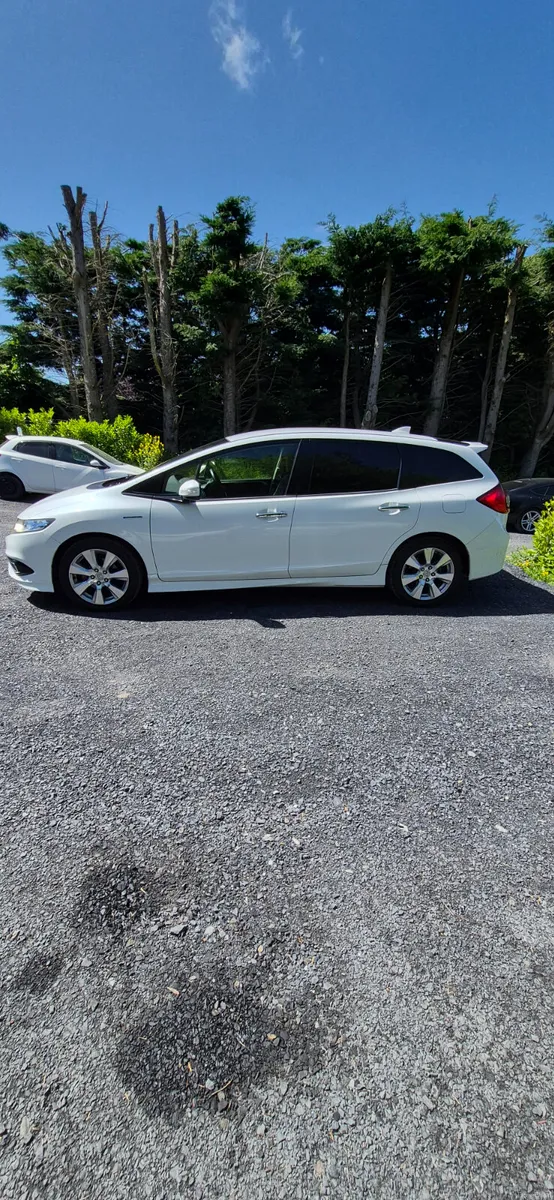 HONDA JADE 1.5 PETROL-HYBRID AUTOMATIC  6 SEATS - Image 4