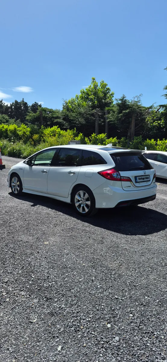 HONDA JADE 1.5 PETROL-HYBRID AUTOMATIC  6 SEATS - Image 5