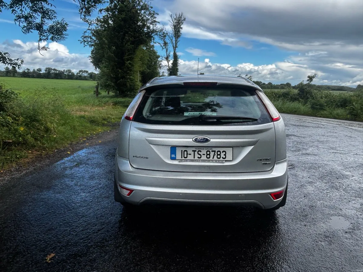 2010 Ford Focus - Image 3