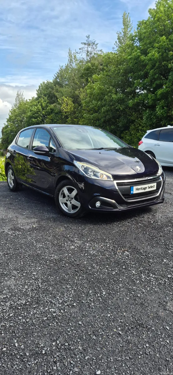 PEUGEOT 208 PURETECH TURBO AUTOMATIC 2017 - Image 1