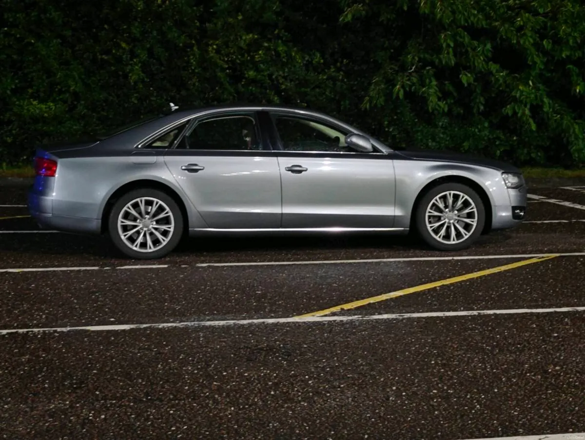 Audi A8 4.2 V8 twin turbo TDI - Image 2
