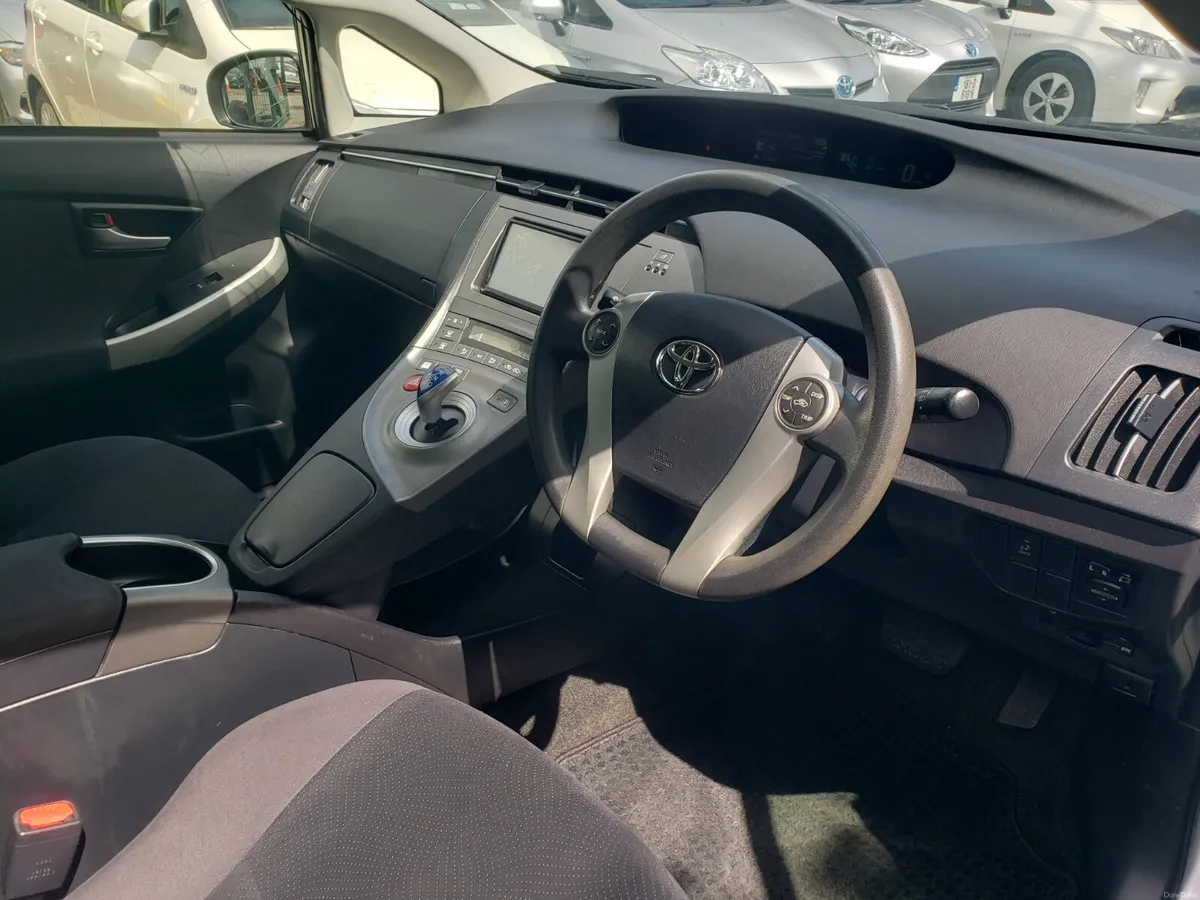 Toyota Prius 2015 - Image 4