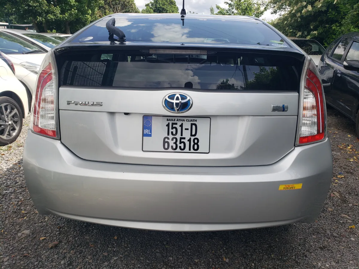 Toyota Prius 2015 - Image 2