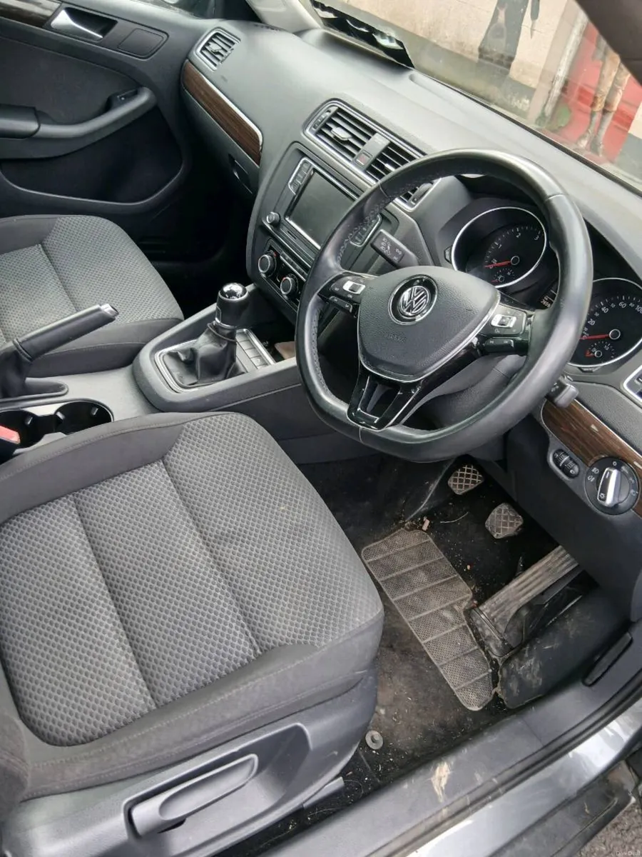 Volkswagon jetta - Image 3
