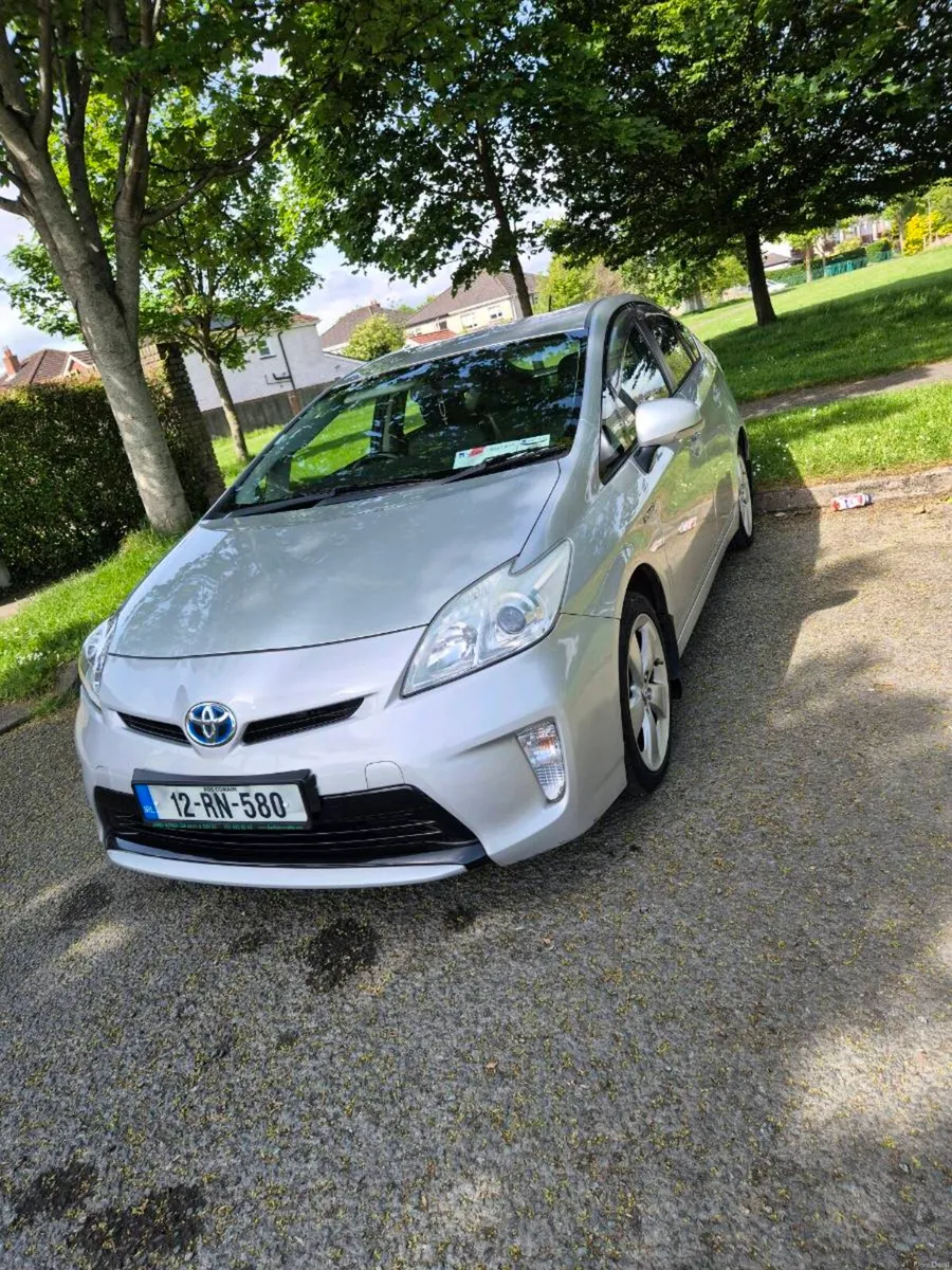 Tayota prius - Image 2