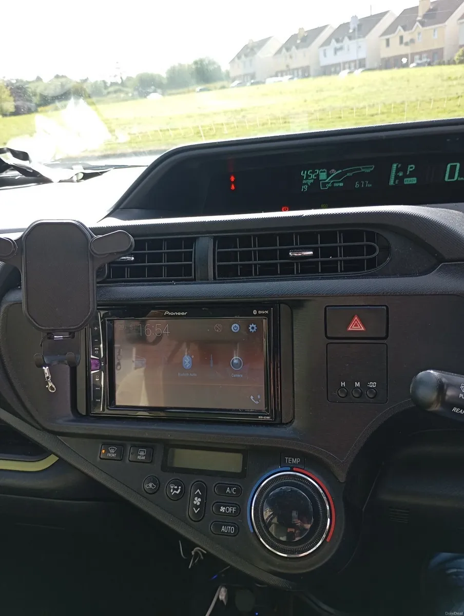 Toyota Aqua 2012 - Image 4