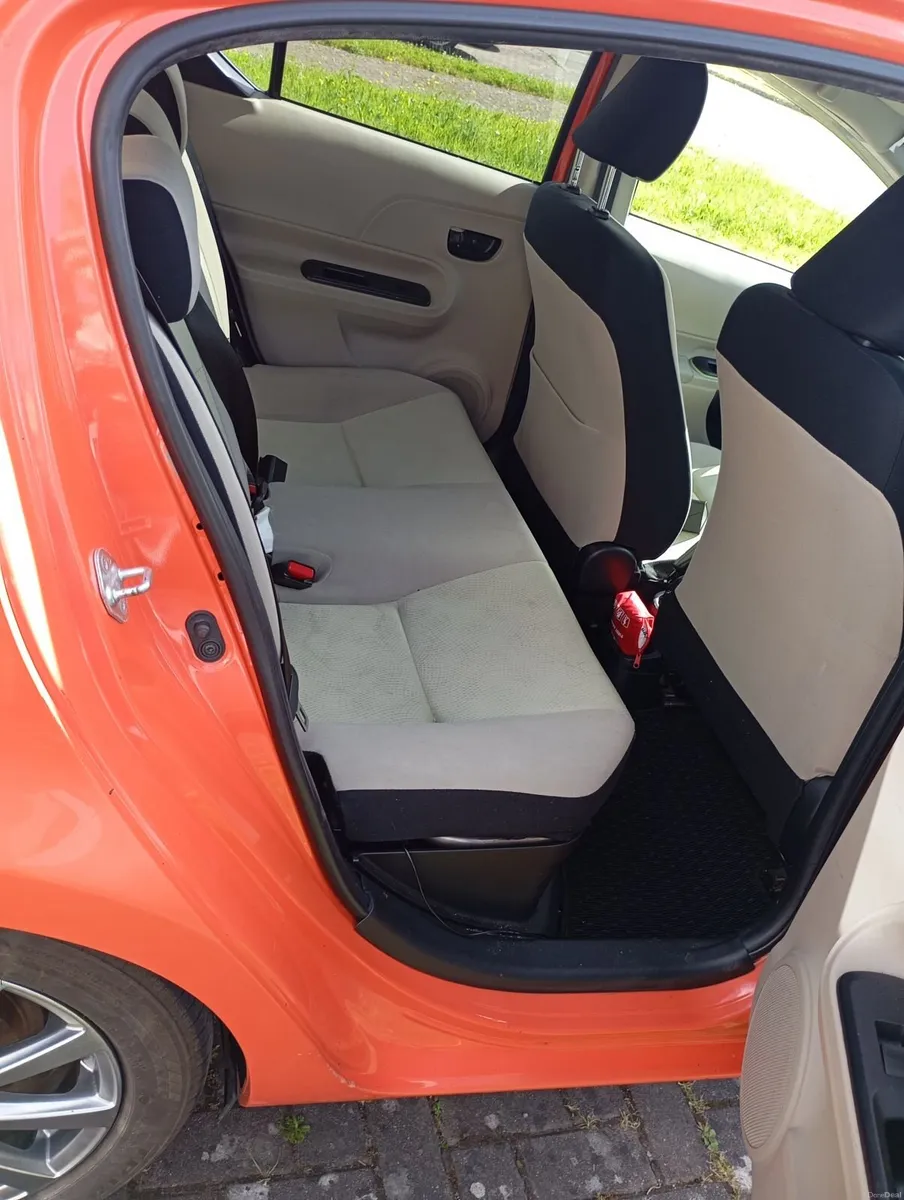 Toyota Aqua 2012 - Image 3