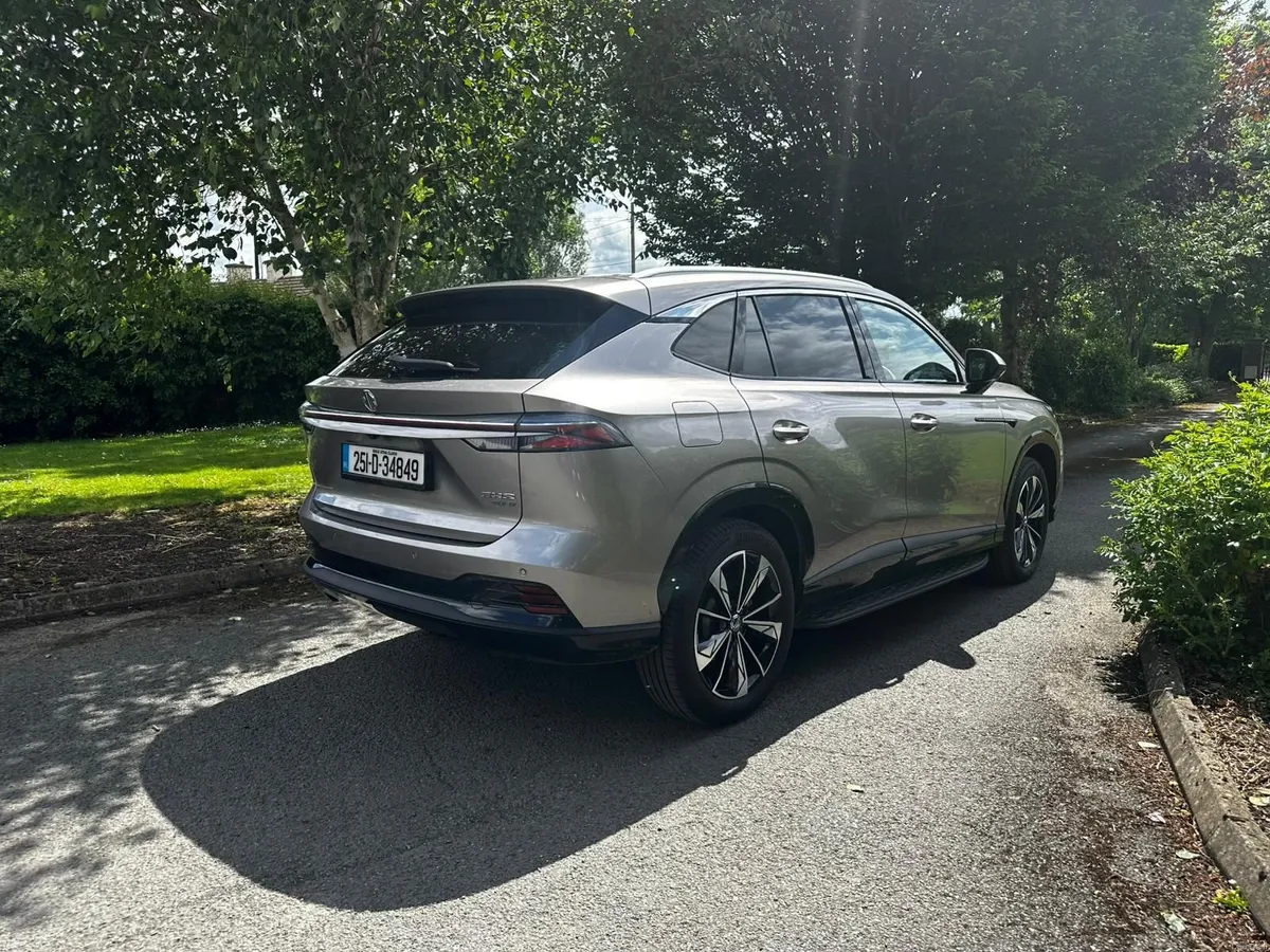 MG HS PHEV - EXCLUSIVE - Image 2