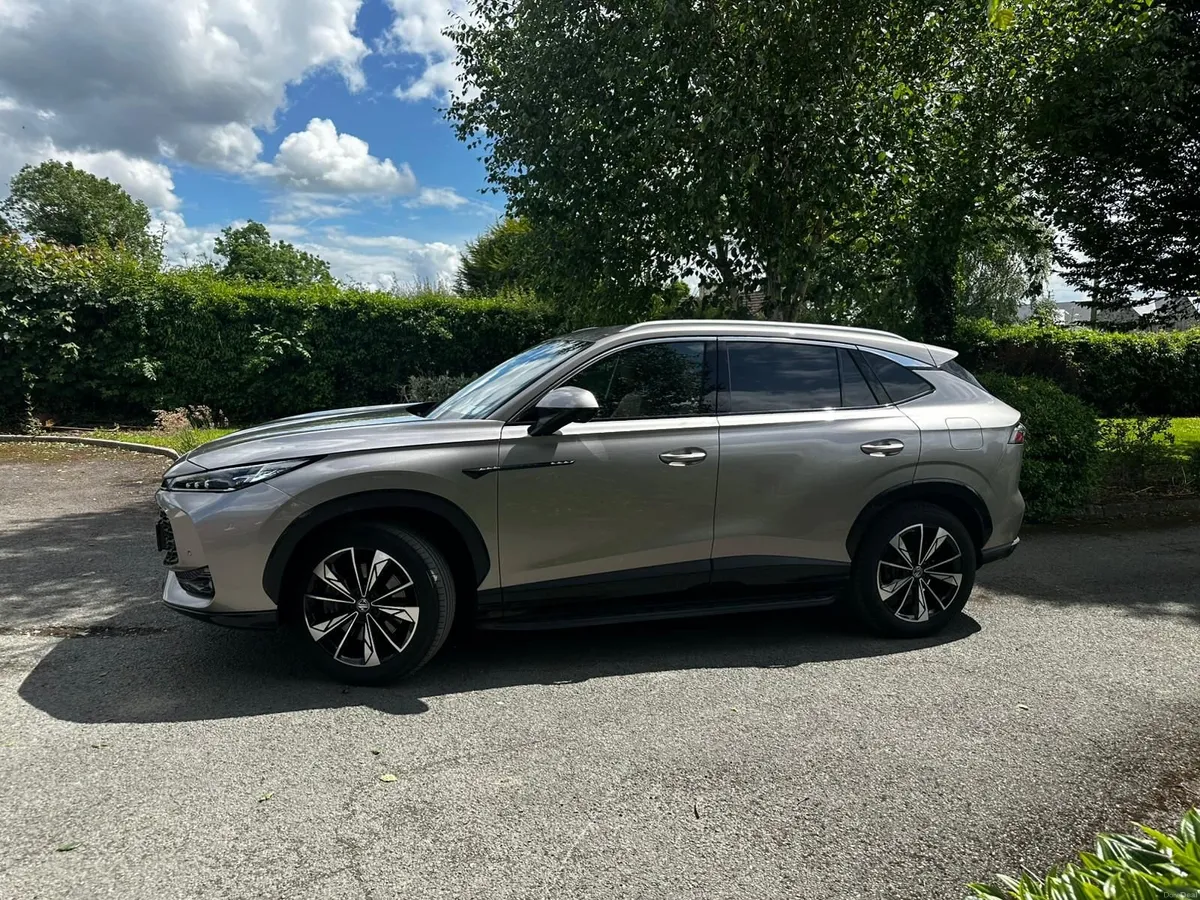 MG HS PHEV - EXCLUSIVE - Image 4