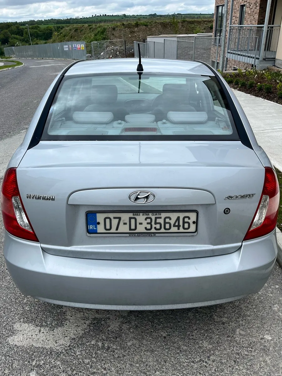 2007 Hyundai Accent - Image 1