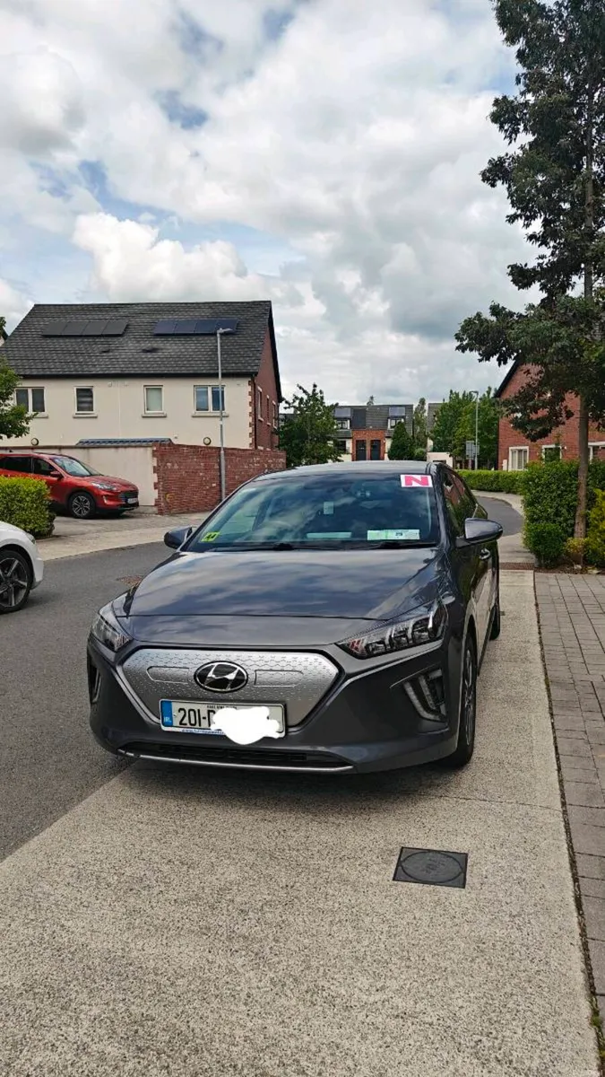 Hyundai Ioniq Electric Premium SE Facelift 38.3 kW - Image 3
